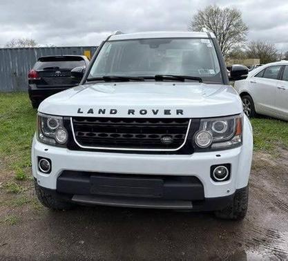 Yulong White Metallic 2016 Land Rover LR4 Base