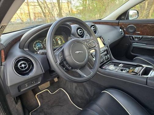 2018 Jaguar XJ XJ R-Sport