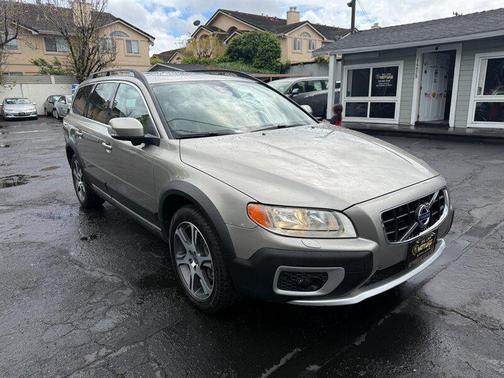 Seashell Metallic 2012 Volvo XC70 T6 Premier Plus