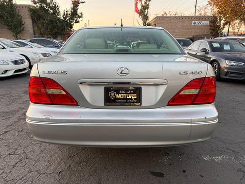 2002 Lexus LS 430 Base