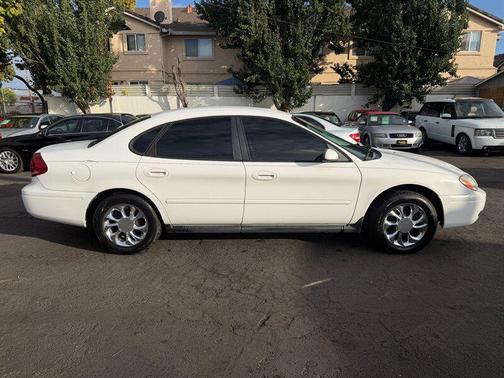 2005 Ford Taurus SEL