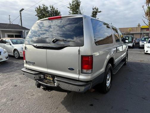 2005 Ford Excursion XLT