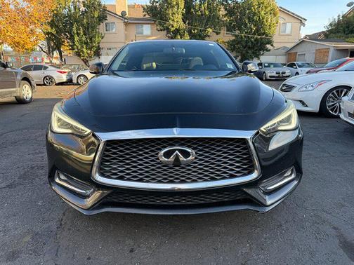 2017 INFINITI Q60 2.0t Premium