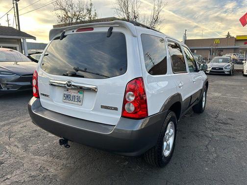 2005 Mazda Tribute s