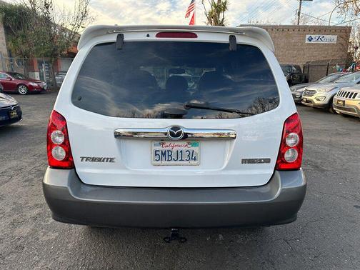 2005 Mazda Tribute s
