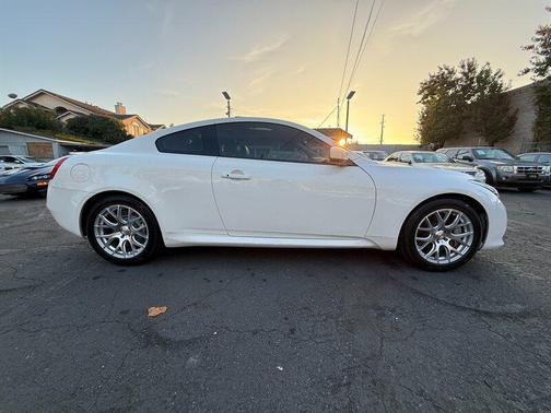 2015 INFINITI Q60 S Limited