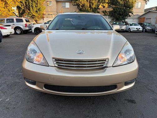 2004 Lexus ES 330 Base