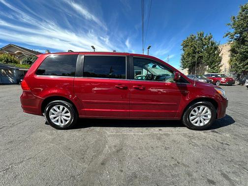 2012 Volkswagen Routan SE