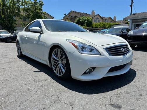 2011 INFINITI G37 Sport