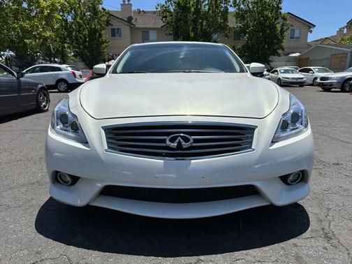 2011 INFINITI G37 Sport
