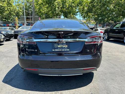 2015 Tesla Model S 70D