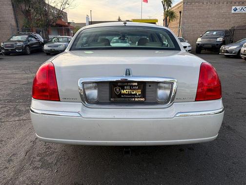 2007 Lincoln Town Car Signature