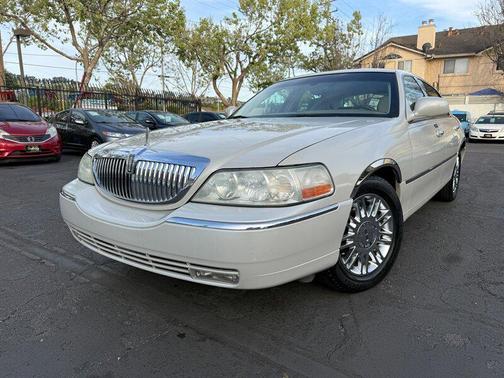2007 Lincoln Town Car Signature