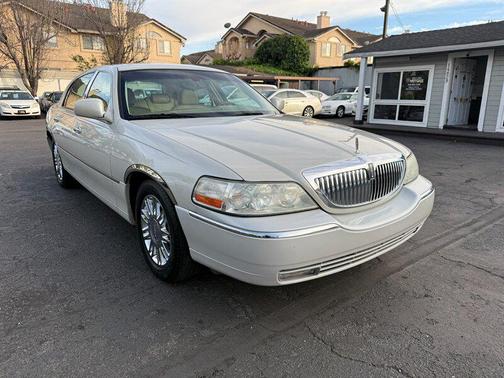 2007 Lincoln Town Car Signature