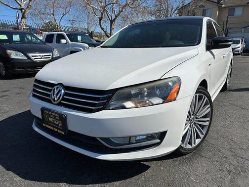 2015 Volkswagen Passat 1.8T Auto Sport