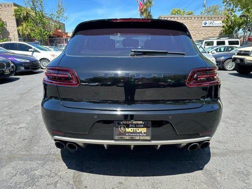 2015 Porsche Macan Turbo