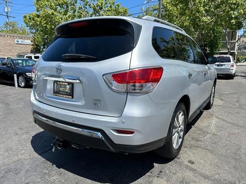 2016 Nissan Pathfinder SL