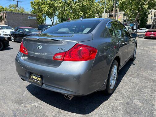 2011 INFINITI G37x Base