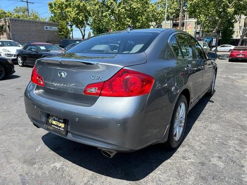 2011 INFINITI G37x Base