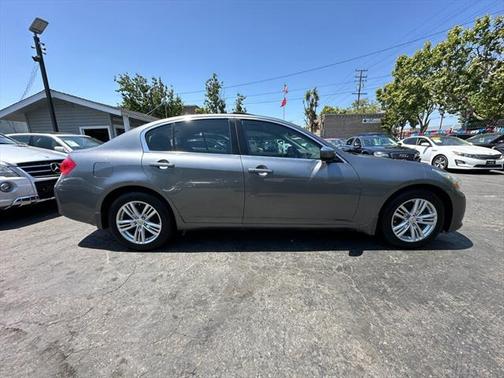 2011 INFINITI G37x Base