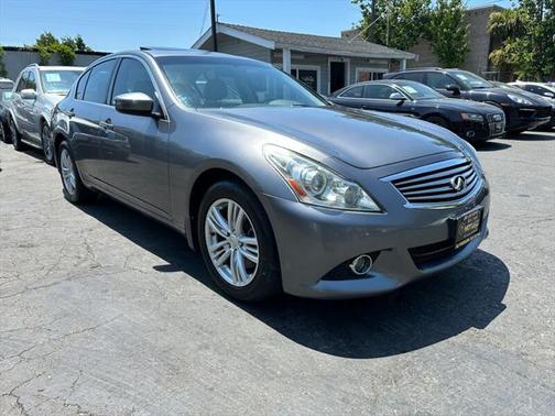 2011 INFINITI G37x Base