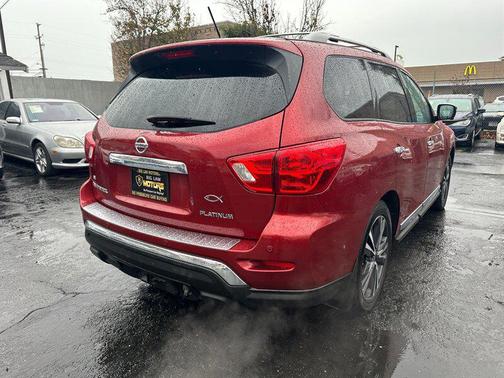 2017 Nissan Pathfinder Platinum