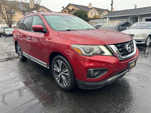 2017 Nissan Pathfinder Platinum