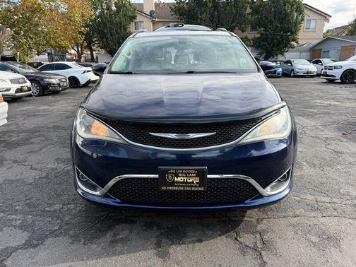 2017 Chrysler Pacifica Touring