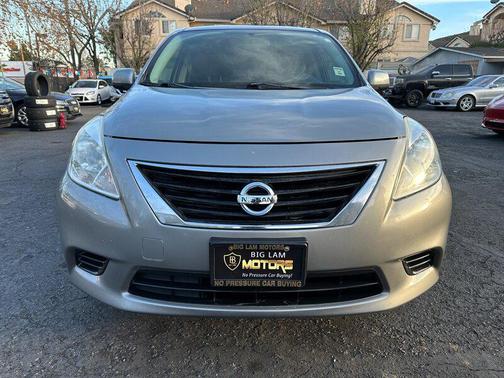 2014 Nissan Versa 1.6 SV