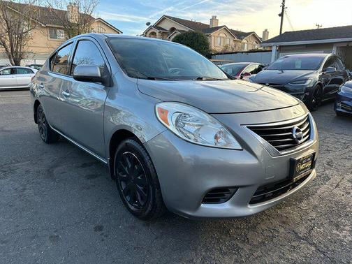 2014 Nissan Versa 1.6 SV