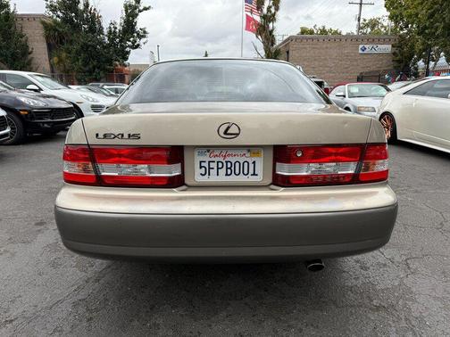 2000 Lexus ES 300 Base