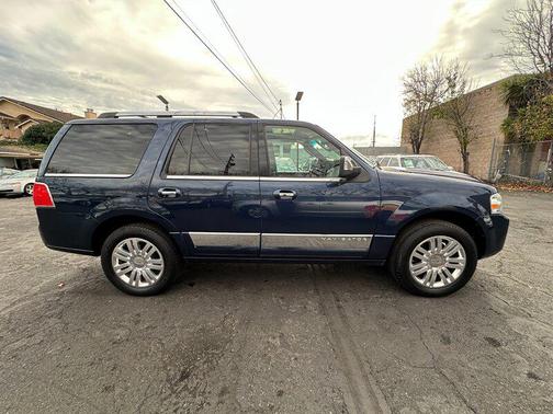 2013 Lincoln Navigator Base