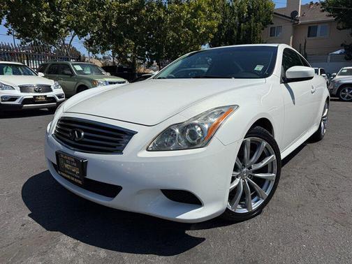 2010 INFINITI G37 Sport