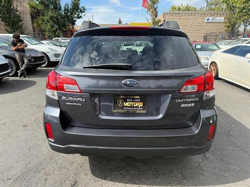 2013 Subaru Outback 2.5i Premium
