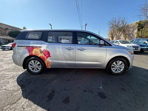 2016 Kia Sedona L