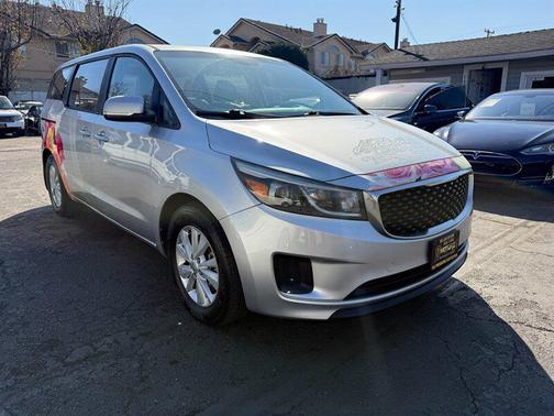 2016 Kia Sedona L