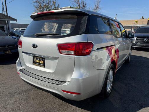 2016 Kia Sedona L