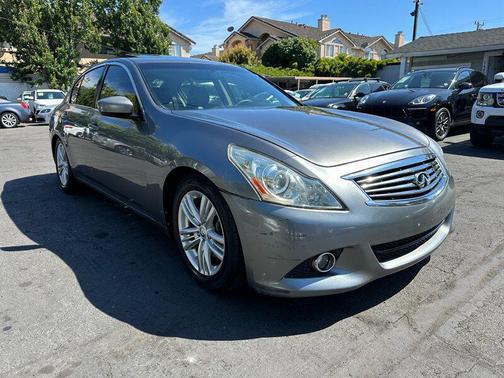 2011 INFINITI G37 Journey