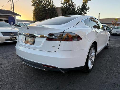 2013 Tesla Model S 