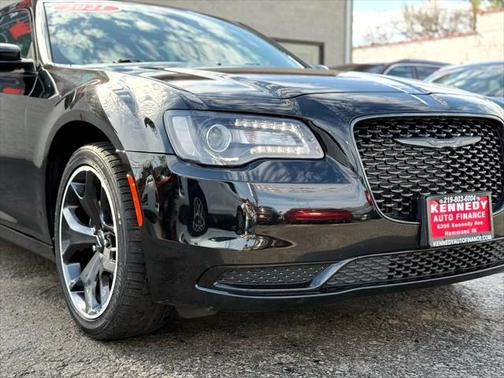 2021 Chrysler 300 Touring