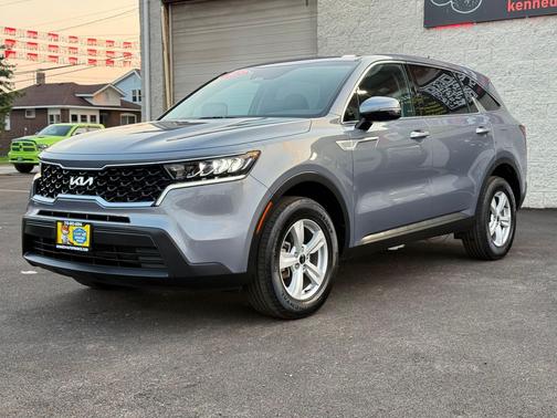 2023 Kia Sorento LX