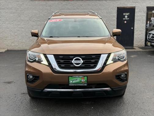 2017 Nissan Pathfinder SL