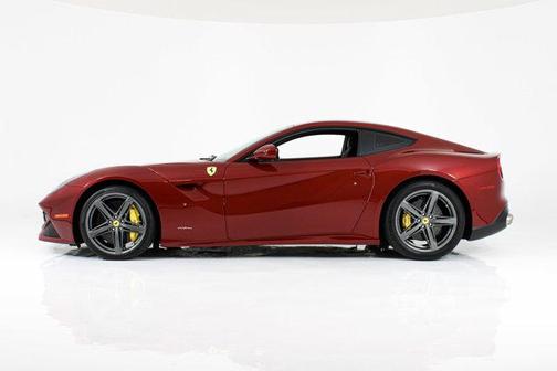 Red 2014 Ferrari F12berlinetta Base