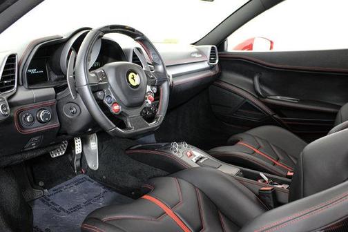 Red 2015 Ferrari 458 Italia Base