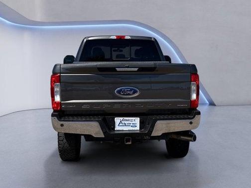 MAGNETIC 2017 Ford F-250 Lariat
