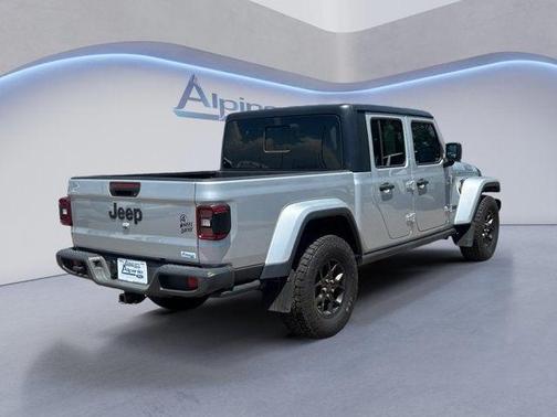 2024 Jeep Gladiator Willys
