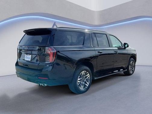 2025 Chevrolet Suburban 4WD Z71