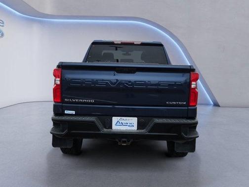 2022 Chevrolet Silverado 1500 Custom Trail Boss