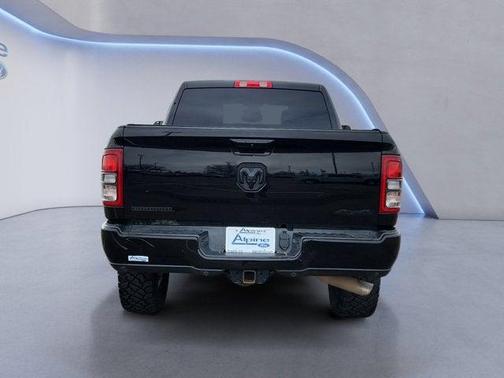 2021 RAM 2500 Big Horn Crew Cab 4x4 6'4' Box