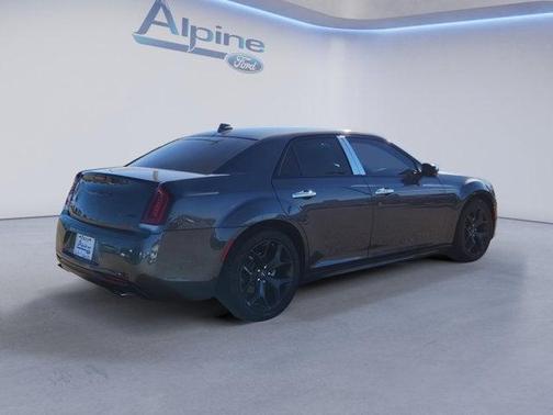 2022 Chrysler 300 Touring